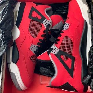 Jordan Retro 4 Toro size 11